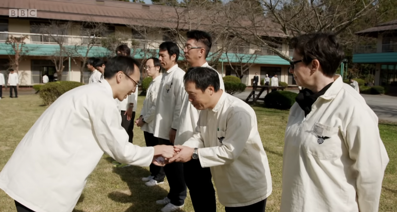 trai-huan-luyen-dia-nguc-5 trai-huan-luyen-dia-nguc-5